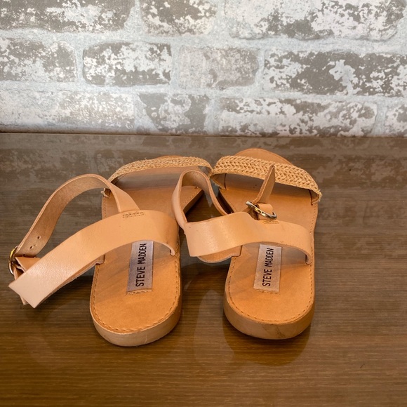 Steve Madden Rattan Weave Strappy Sandal SZ 8.5 - Picture 2 of 7